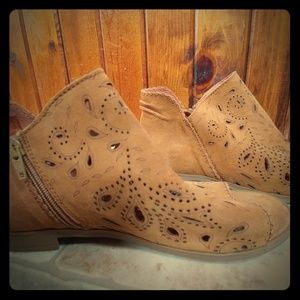 Coolway suede peep toe bootie SZ 9